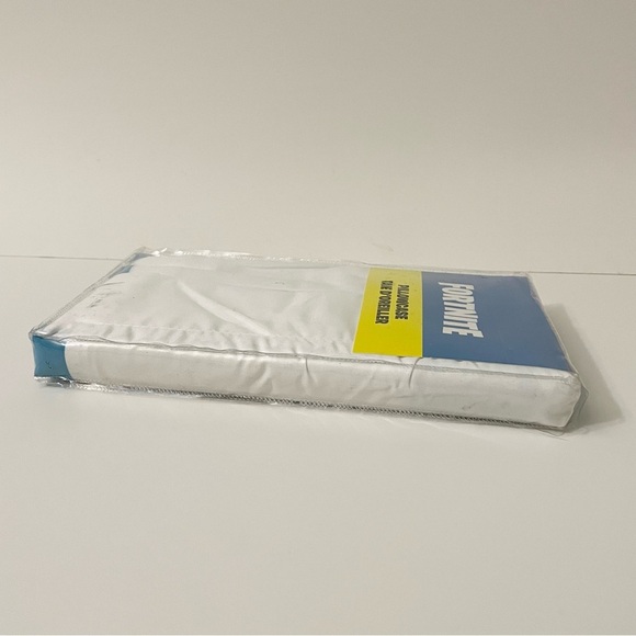 Fortnite Standard Pillowcase White Blue Kids Polyester Pillow Case - Picture 11 of 12